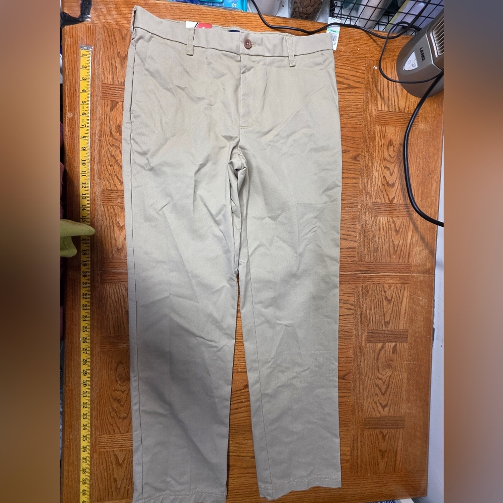 NWT IZOD Khaki Chino Straight Leg Fit Performance Stretch Men's 34 X 34